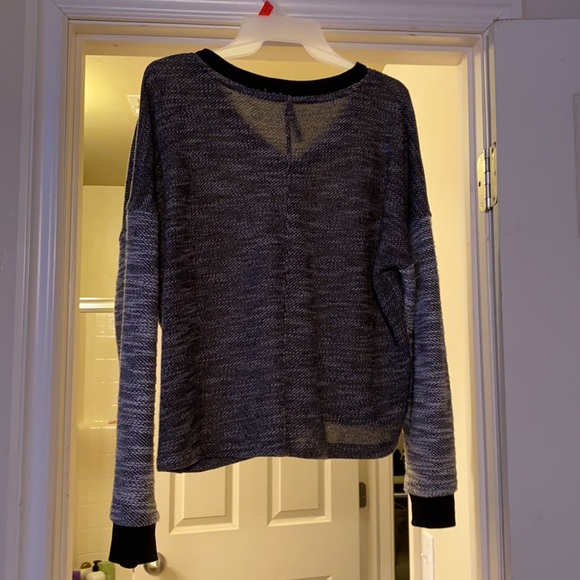 Calvin Klein sweater - Picture 3 of 3